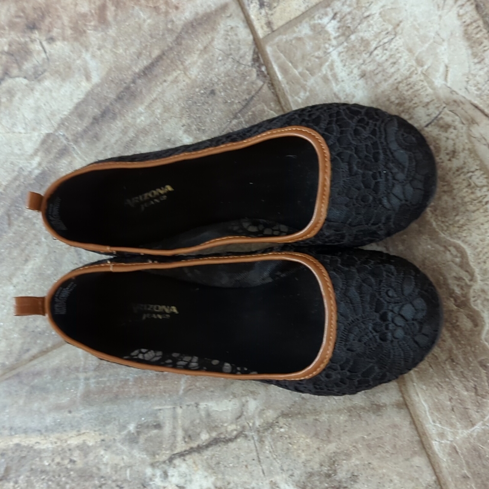 Arizona Jeans lacey slip ons